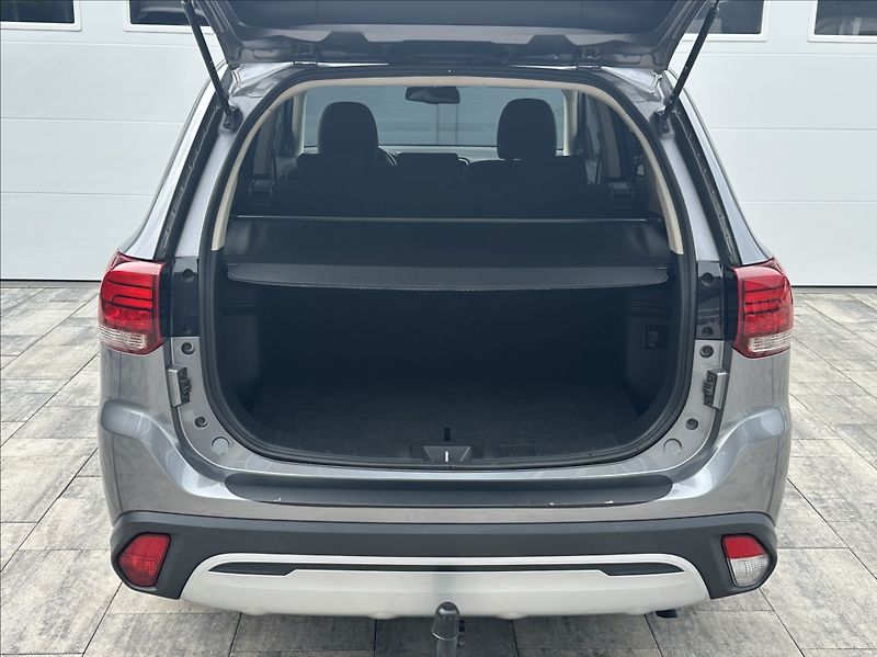 Mitsubishi Outlander 2,0 150PS  Active A/T - fotka 40 z 52