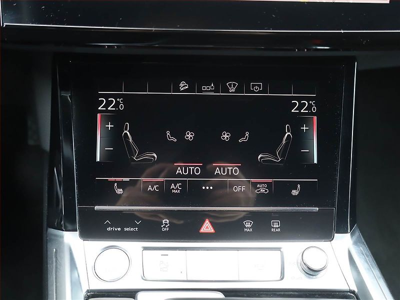 Audi e-tron (2020) S-Line 50 quattro - fotka 16 z 27