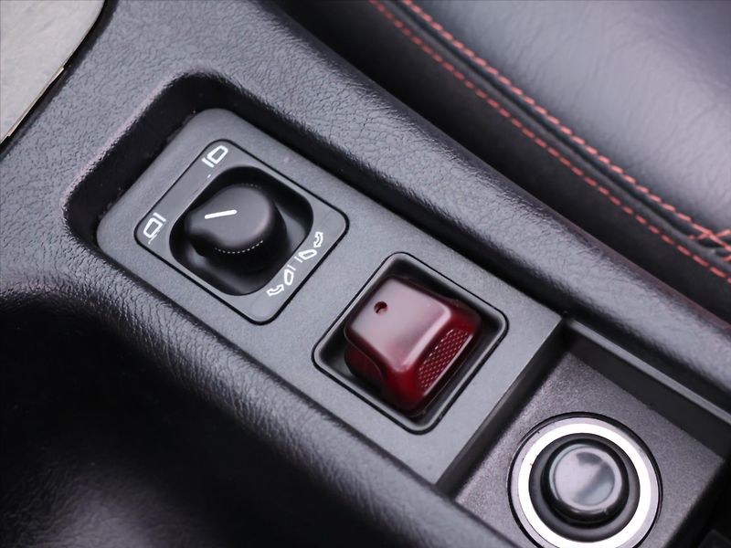 Mercedes-Benz SLK 3,2 32AMG 260kW AT 66tkm DPH - fotka 32 z 34