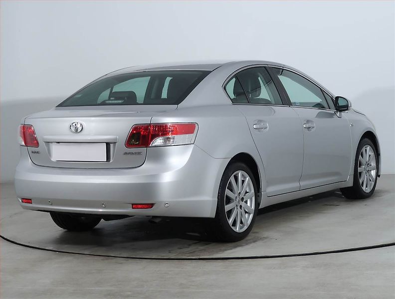 Toyota Avensis (2011) 2.2 D-4D, Automat, Navi - fotka 5 z 25