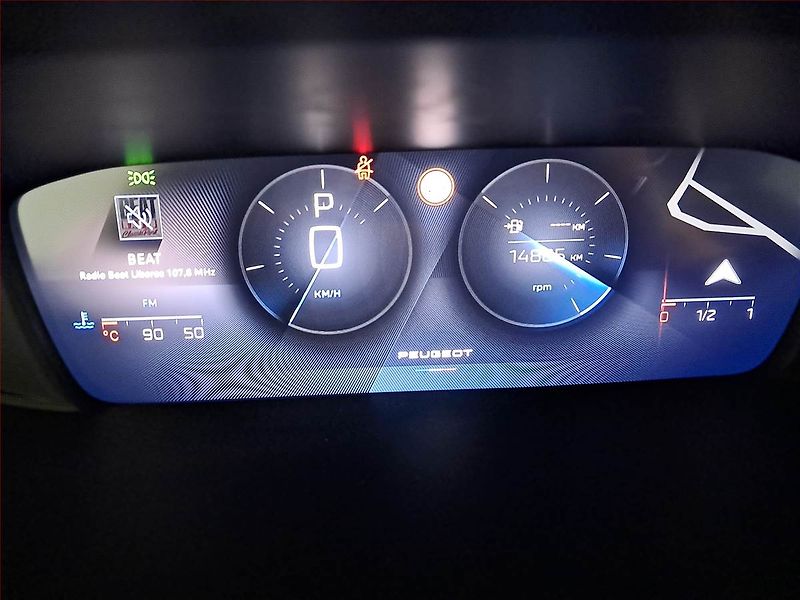 Peugeot 408 (2024) 1.2 PureTech - fotka 11 z 21