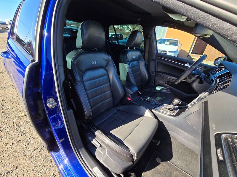 Volkswagen Golf (2014) R 2.0TSi 221KW 4 Motion - fotka 21 z 23