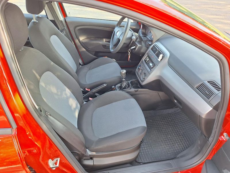 Fiat Grande Punto (2011) 1.2 i Klima - fotka 16 z 20