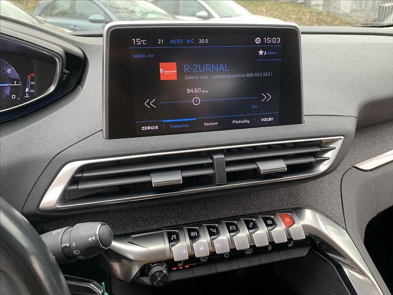 Peugeot 3008 1,2 PT ALLURE ČR,SERVISKA - fotka 10 z 16