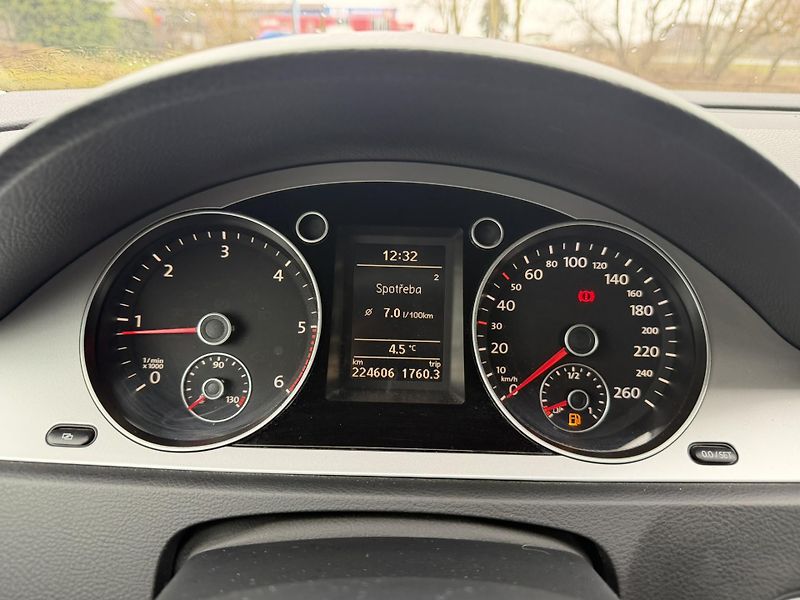 Volkswagen Passat (2009) B6 2.0TDI 103kW, 4x4 - fotka 16 z 19