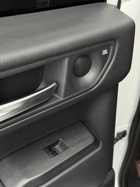 Toyota Land Cruiser (2023) 2.8 D-4D 4x4 Executive Skyview - fotka 24 z 33