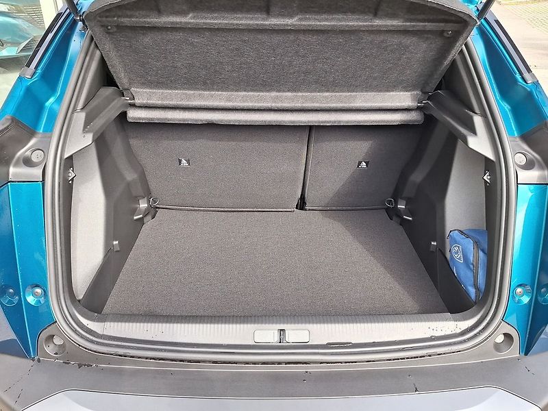 Peugeot 2008 (2026) ALLURE 1.2 TURBO 100k MAN6 - fotka 6 z 16