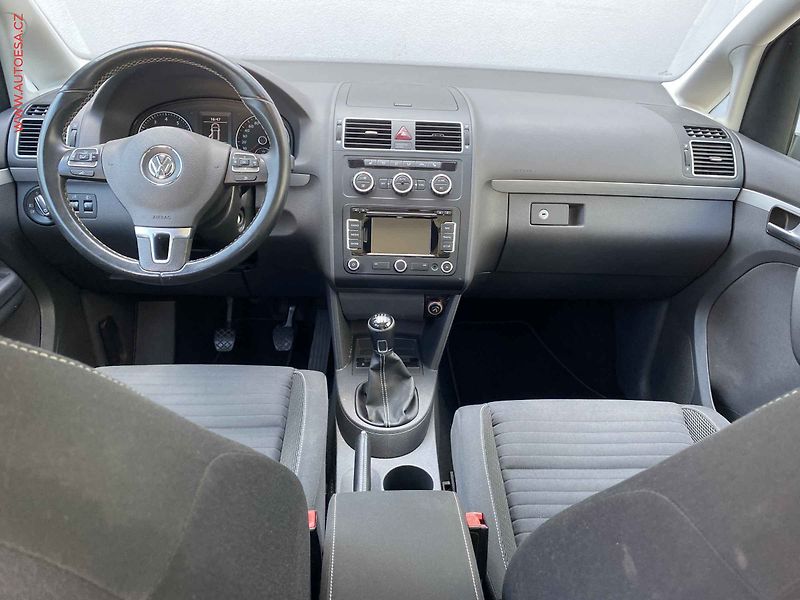 Volkswagen Touran (2014) 1.4 TSi, CUP, navi, panor - fotka 8 z 17