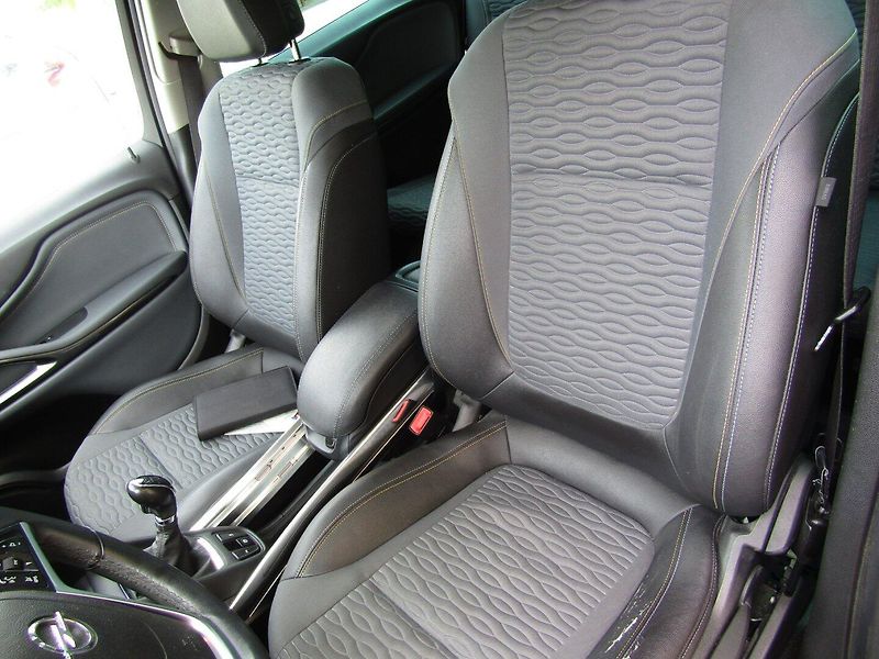 Opel Zafira (2015) 2.0 CDTi ÚPLNÁ SERVISNÍ HISTOR - fotka 20 z 48
