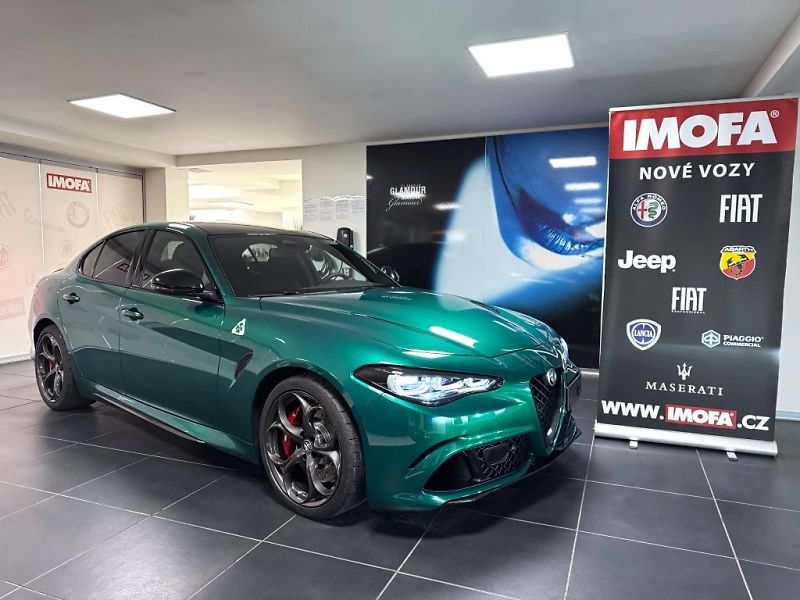 Alfa Romeo Giulia (2026) 2.9 V6 BiTurbo 520k QV Carbon - fotka 1 z 26