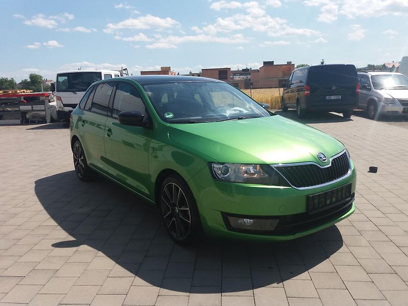 Škoda Rapid 1.4TSi,DSG,XENONY,PANORAMA!! - fotka 3 z 31