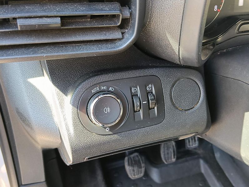 Opel Combo (2022) 1.5 D/75 kW, pojízdná dílna, - fotka 14 z 33