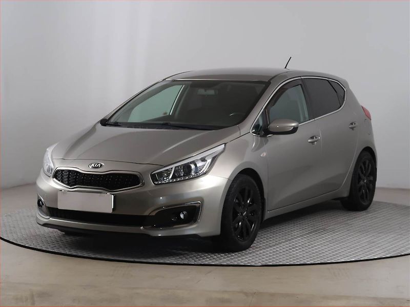 Kia Ceed (2016) 1.4 CVVT, Tempomat - fotka 2 z 15