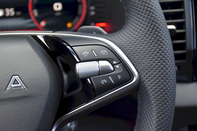 Škoda Karoq (2026) Sportline 1,5 TSI 110 kW 7° au - fotka 24 z 47