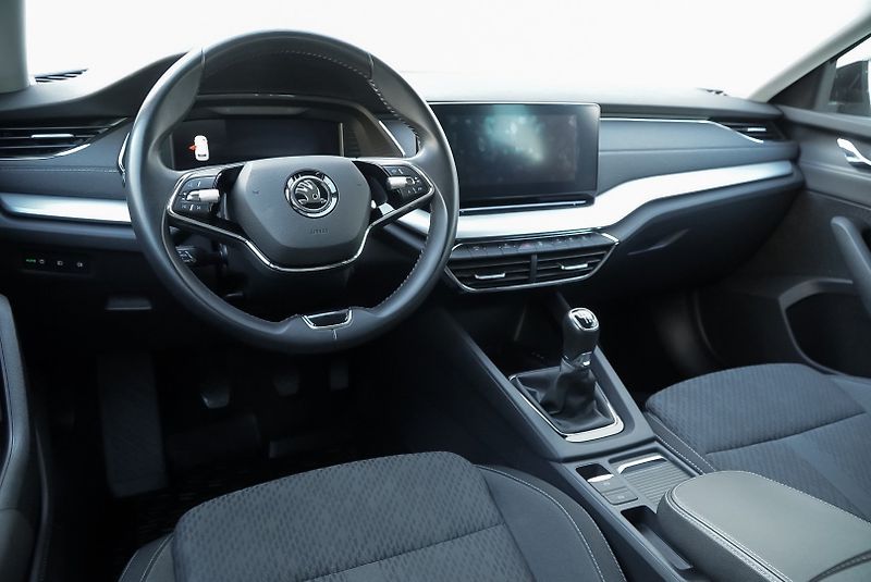 Škoda Octavia 2.0 TDi - fotka 17 z 28