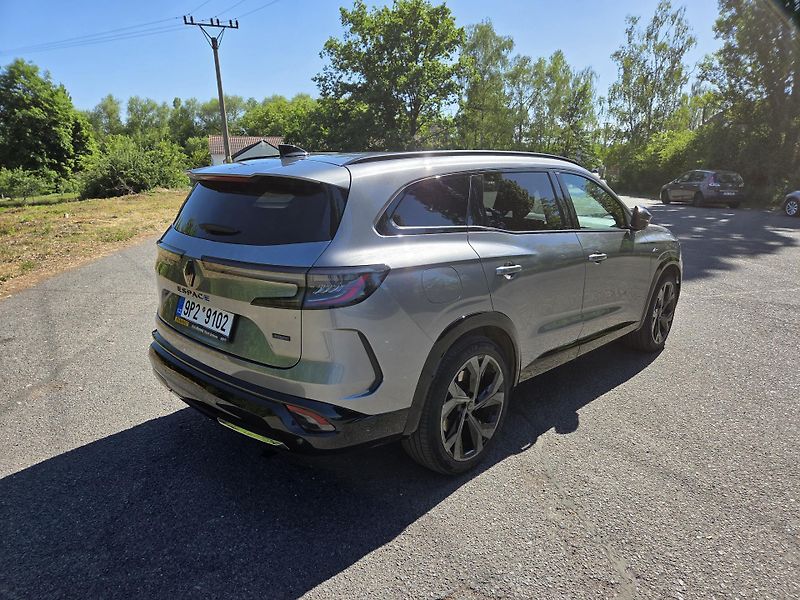 Renault Espace (2023) esprit Alpine E-Tech 7 míst - fotka 5 z 20