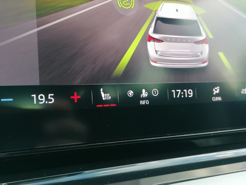 Škoda Octavia (2021) 1.5 TSi e-tec DSG Clever ACC - fotka 26 z 34