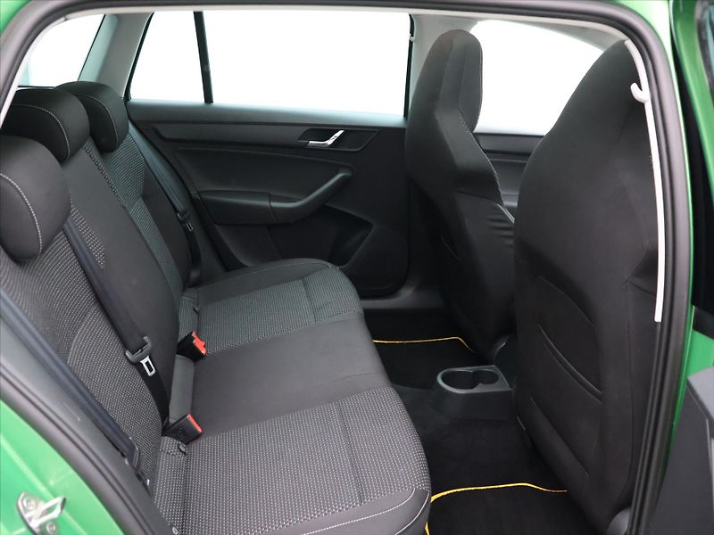 Škoda Rapid 1.2 TSI 63kW MonteCarlo Xenon - fotka 13 z 26