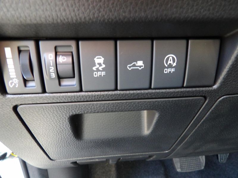 Isuzu D-Max (2026) LS 2.2L 163K 4x4 8st. A/T - fotka 34 z 46