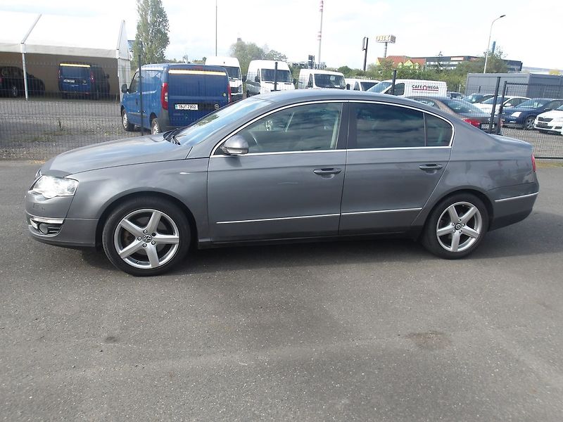 Volkswagen Passat 2,0FSi - fotka 6 z 42
