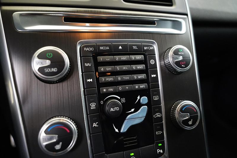 Volvo XC60 - fotka 24 z 29