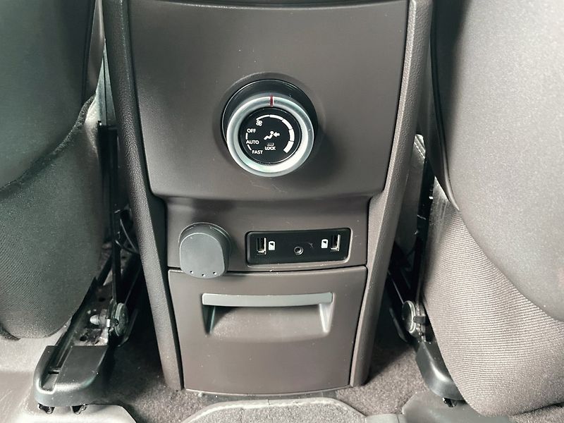 Renault Espace (2016) 1.6 dCi,118kW,Initiale Paris - fotka 40 z 49