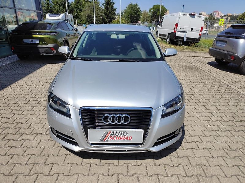 Audi A3 (2012) COMBI 2.0 TDI 140k DPH - fotka 9 z 29