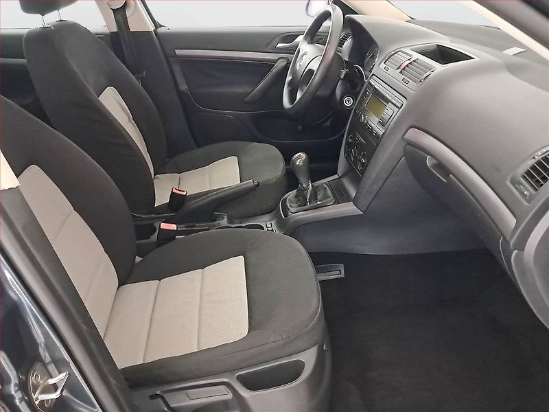 Škoda Octavia (2006) 1.6, Serv.kniha, nová STK - fotka 9 z 16