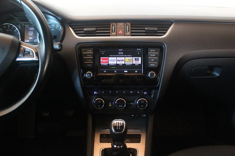 Škoda Octavia (2016) 1.6 TDI 81kw klima ČR - fotka 16 z 22