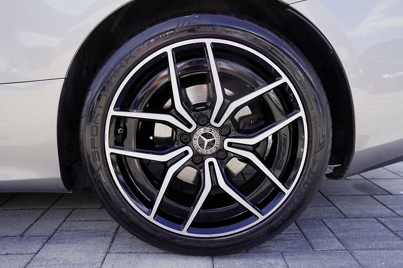 Mercedes-Benz Třídy E E 220d AMG Avantgarde/195 PS - fotka 13 z 41