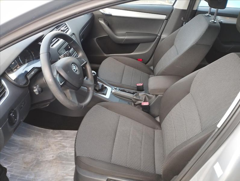 Škoda Octavia 1,2 TSI 77kW Elegance Combi - fotka 7 z 16