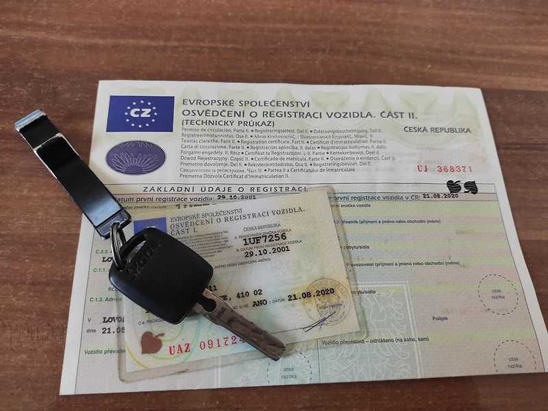 Škoda Fabia 1.4 MPI Comfort - fotka 25 z 25