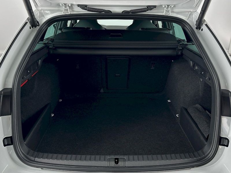 Škoda Octavia (2022) Combi 2.0TSI 180kW RS - fotka 34 z 38