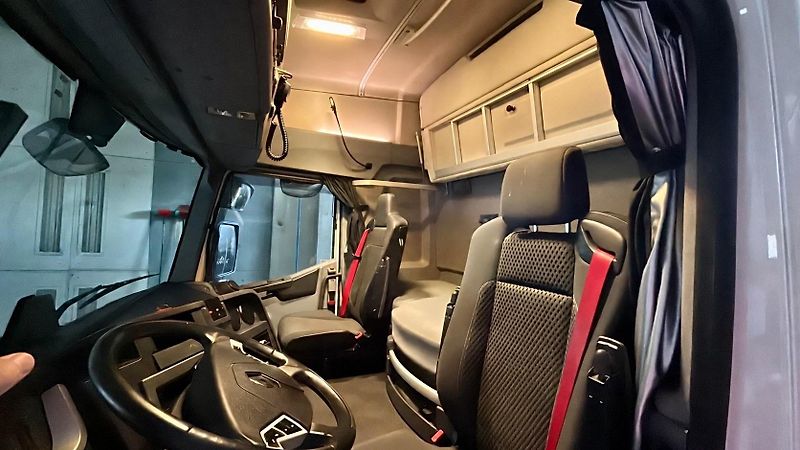 Renault Trucks T 460 plachta čelo 22 palet - fotka 4 z 6