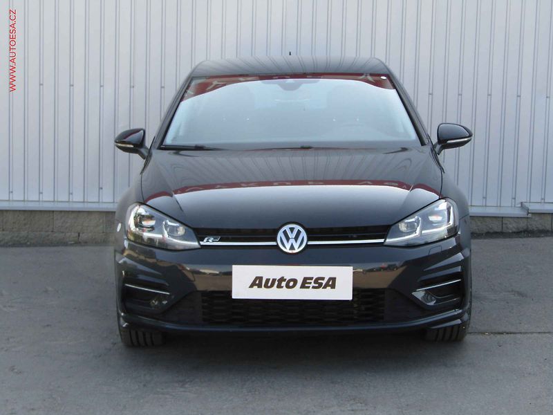 Volkswagen Golf (2017) 1.5 TSi, DSG - fotka 2 z 21