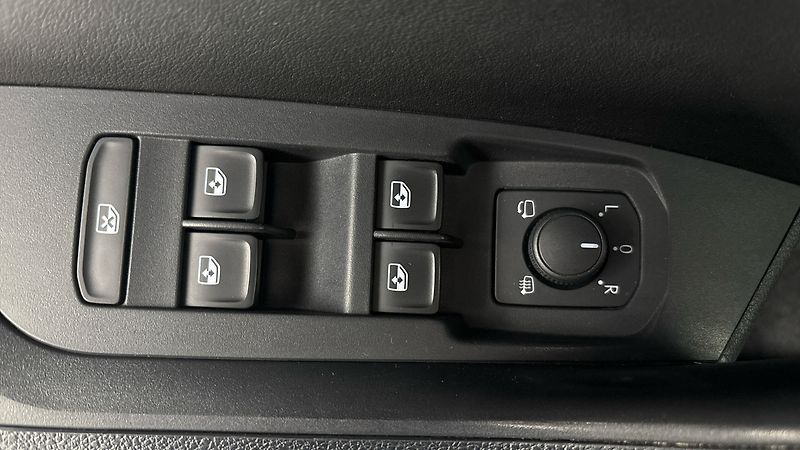 Škoda Kodiaq 2.0 TDI DSG Sportline - fotka 25 z 35