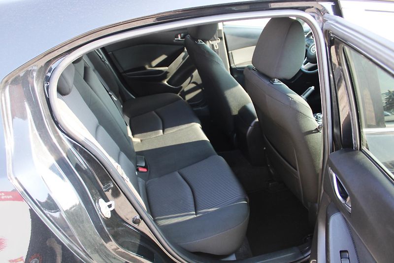 Mazda 3 (2015) 2,0i KLIMA NAVI XENON TEMPOMAT - fotka 12 z 16