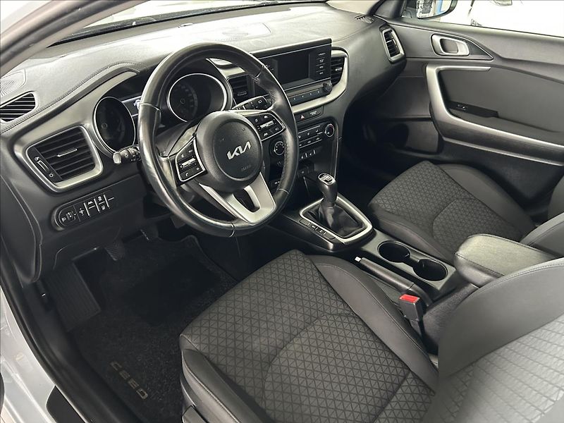 Kia Ceed 1,5   T-GDI 118kW,FRESH,1.MAJ, - fotka 7 z 22