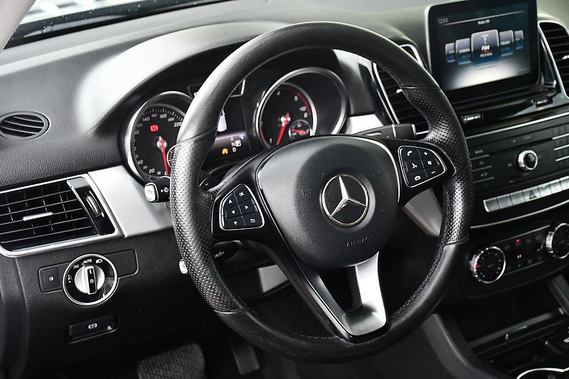 Mercedes-Benz GLE 350D 4MATIC VZDUCH ČR - fotka 16 z 42