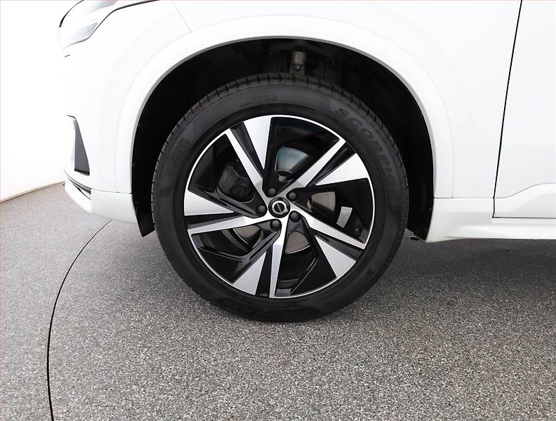 Volvo XC90 (2021) B6 AWD - fotka 22 z 22