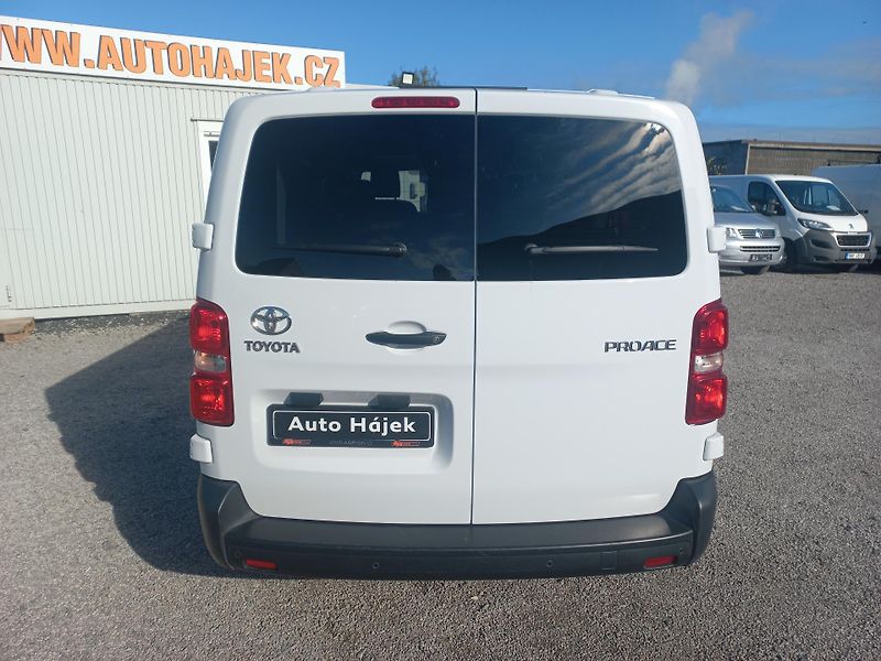 Toyota ProAce Verso (2023) 2.0D-4D 106kW L2 9-míst ČR DPH - fotka 7 z 17