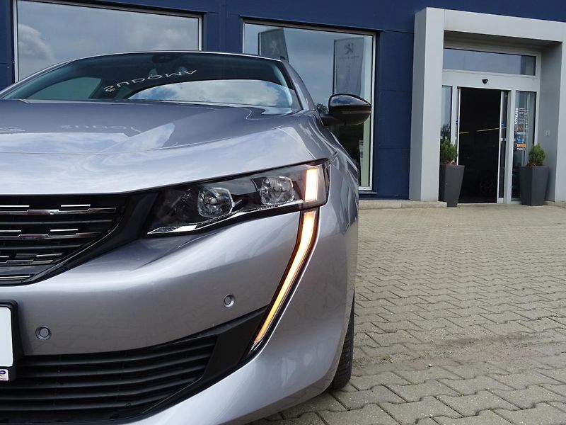 Peugeot 508 (2023) SW ALLURE PACK 1.5 130k EAT8 - fotka 3 z 50