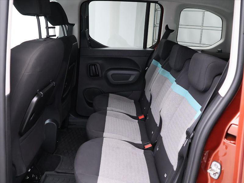 Citroën Berlingo 1.5 HDi 75kW CZ Feel 1.Maj - fotka 14 z 36