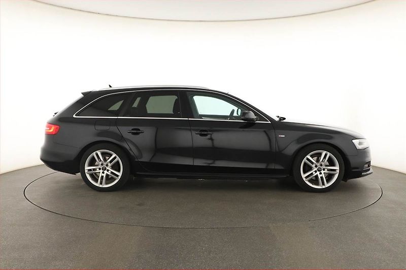 Audi A4 (2014) S-Line 2.0 TDI, 4X4, Automat - fotka 6 z 21