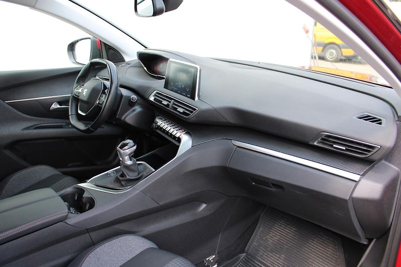 Peugeot 3008 1,5 HDI Allure 1.Majitel ČR - fotka 8 z 23