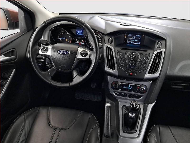 Ford Focus (2013) 1.0 EcoBoost, Tempomat - fotka 7 z 19