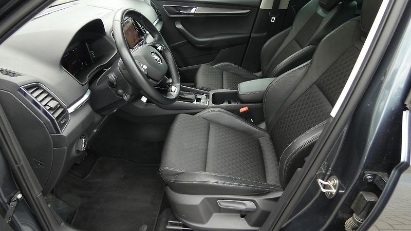 Škoda Karoq 2.0 TDI 110 kW Style 4x4 DSG - fotka 19 z 24