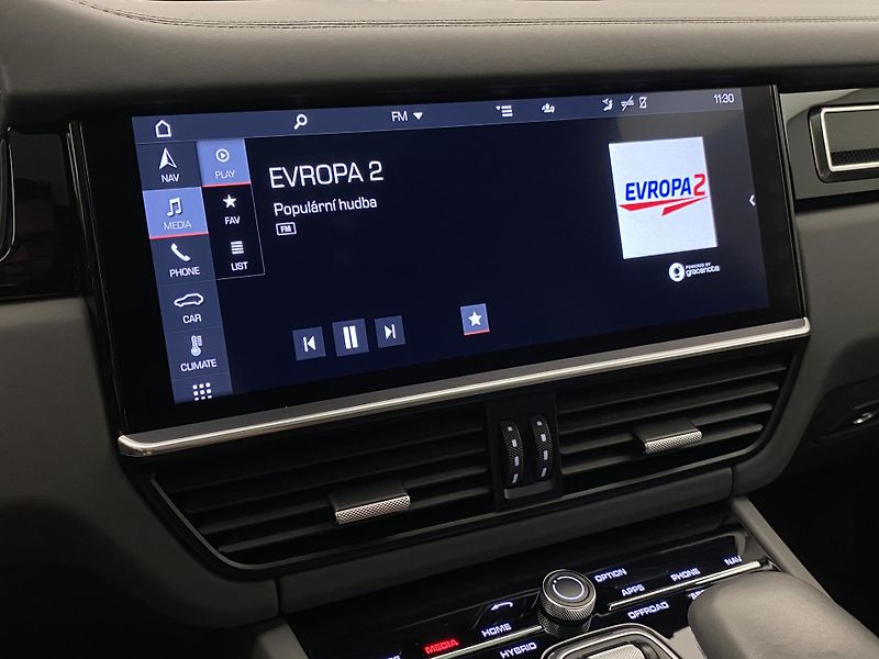 Porsche Cayenne E-HYBRID 250kW AWD AUT CZ - fotka 43 z 111