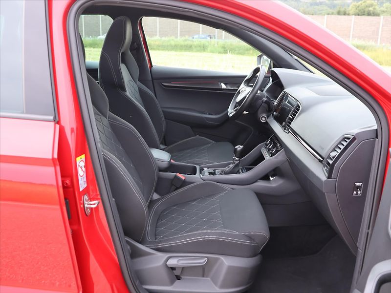 Škoda Karoq 1.5 TSI Sportline Virtual 1.Ma - fotka 11 z 28