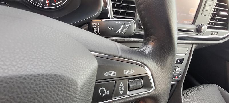 Seat Leon (2014) 1,2TSi 81kWbenzín FuLLeD Style - fotka 24 z 38